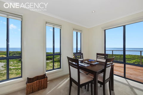Seaspray - Hobart Tourism 7