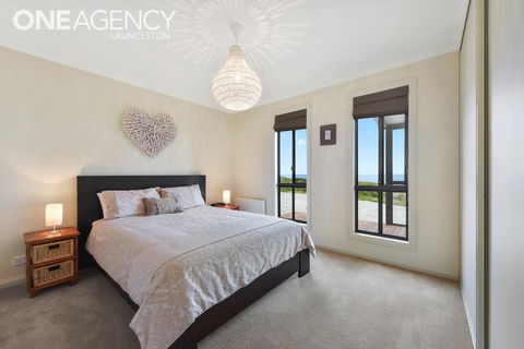Seaspray - Hobart Tourism 9