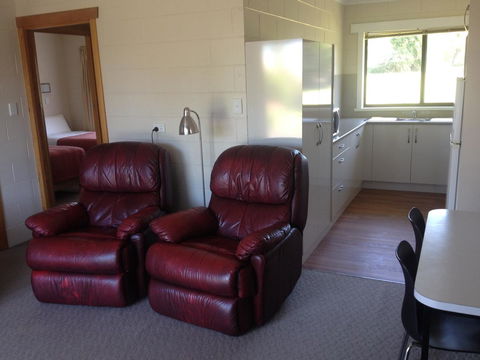Willaway Motel Apartments - Hobart Tourism 4