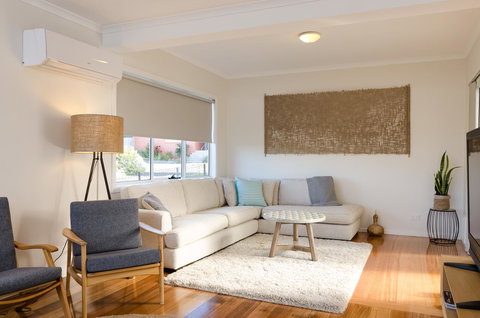 Penguin Beach House - Tourism TAS 14