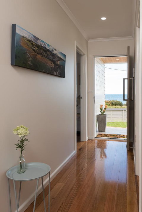 Penguin Beach House - Tourism TAS 8