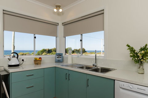 Penguin Beach House - Tourism TAS 9