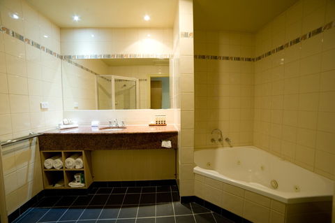 Strahan Village - Tourism TAS 34