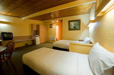 Strahan Village - Tourism TAS 41