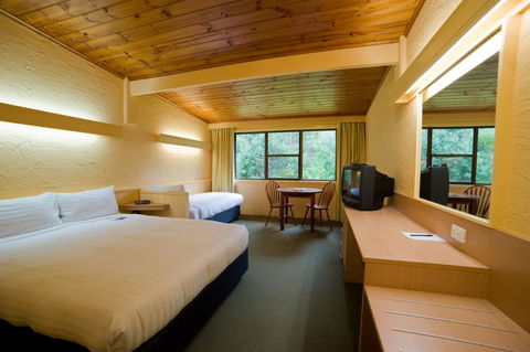 Strahan Village - Tourism TAS 38
