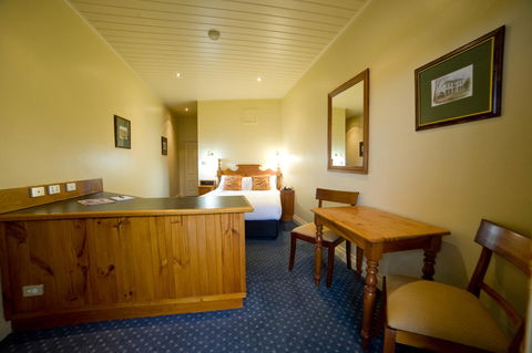 Strahan Village - Tourism TAS 32
