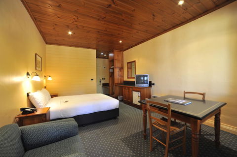 Strahan Village - Tourism TAS 35