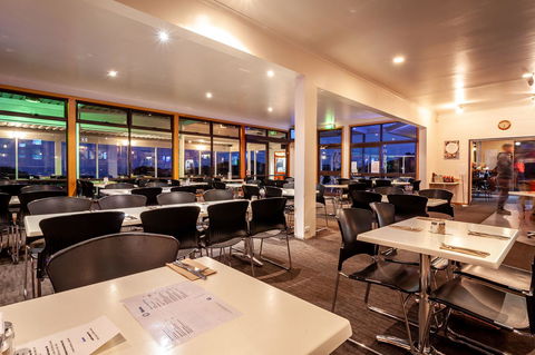 Beachfront Bicheno - Hobart Tourism 37