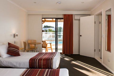 Beachfront Bicheno - Hobart Tourism 29