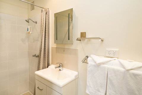 Edgewater Hotel - Tourism TAS 16