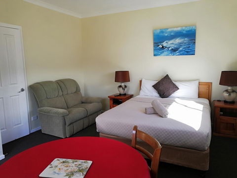 Wintersun Gardens Motel - Hobart Tourism 7