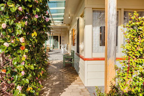 Wintersun Gardens Motel - Hobart Tourism 22