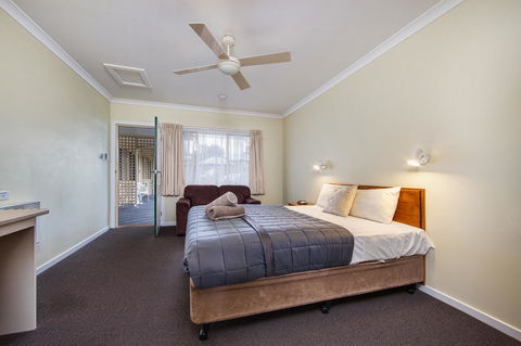 Wintersun Gardens Motel - Hobart Tourism 44