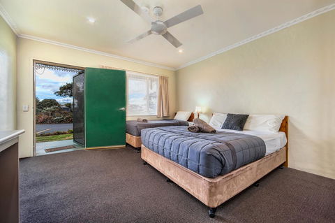 Wintersun Gardens Motel - Hobart Tourism 18