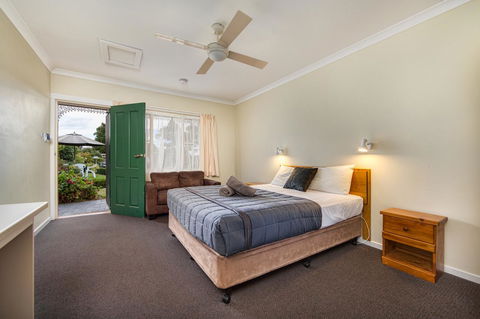 Wintersun Gardens Motel - Hobart Tourism 42