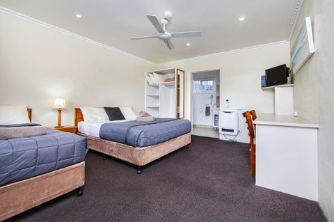 Wintersun Gardens Motel - Hobart Tourism 39