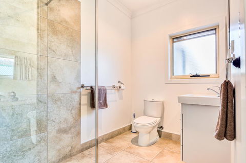 Wintersun Gardens Motel - Hobart Tourism 16