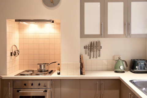 Lotus Gogh Apartment - Tourism TAS 9