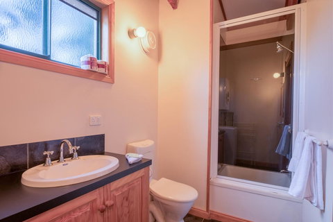 Freycinet Timber Cottage 1 - Tourism TAS 2