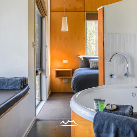 Cradle Mountain Wilderness Village - Hobart Tourism 9