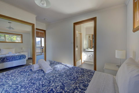 Freycinet Sanctuary 4 - Tourism TAS 6