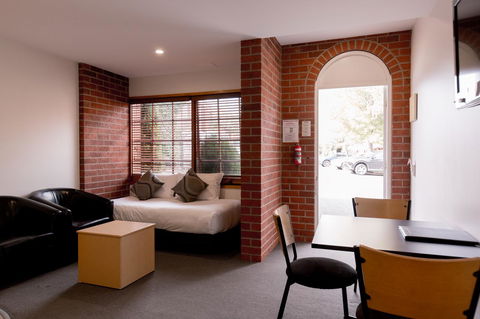 Bay Hotel Apartments - Hobart Tourism 16