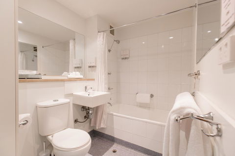 Bay Hotel Apartments - Hobart Tourism 22