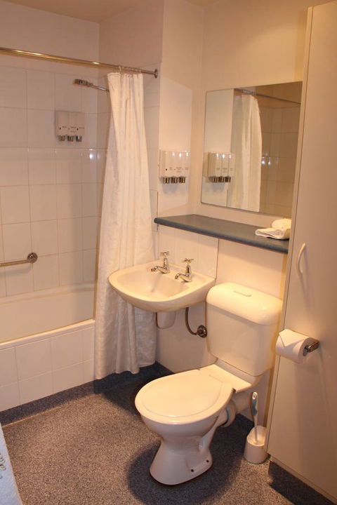 Bay Hotel Apartments - Hobart Tourism 27