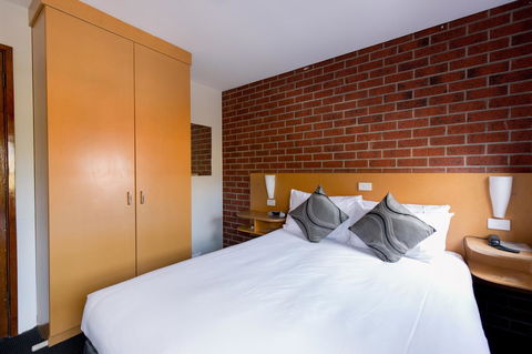 Bay Hotel Apartments - Hobart Tourism 6