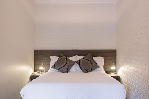Bay Hotel Apartments - Hobart Tourism 25