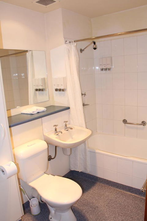 Bay Hotel Apartments - Hobart Tourism 34