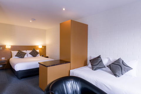 Bay Hotel Apartments - Hobart Tourism 13