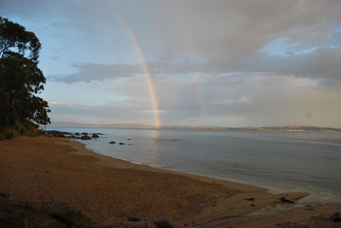 Beachside Taroona With Spa - Tourism TAS 26