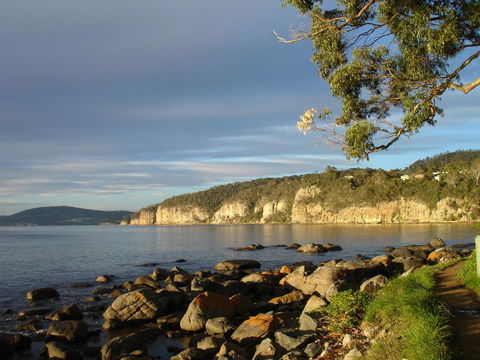 Beachside Taroona With Spa - Tourism TAS 24