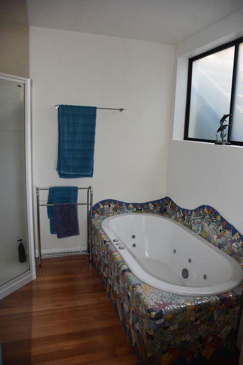 Beachside Taroona With Spa - Tourism TAS 15