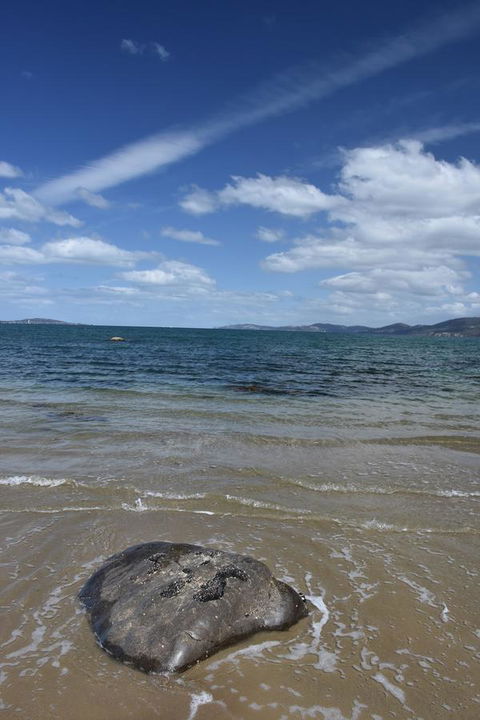 Beachside Taroona With Spa - Tourism TAS 31