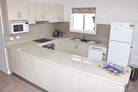 Front Row Beachfront - Tourism TAS 5