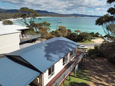 Front Row Beachfront - Tourism TAS 1