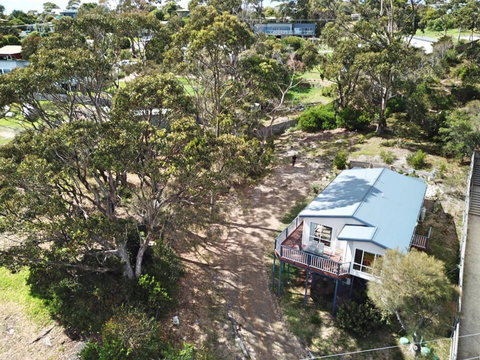 Front Row Beachfront - Tourism TAS 0