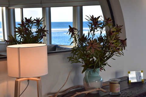 The Strand ~ On The Edge Of The Beach - Tourism TAS 18