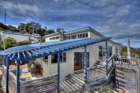 The Strand ~ On The Edge Of The Beach - Tourism TAS 8