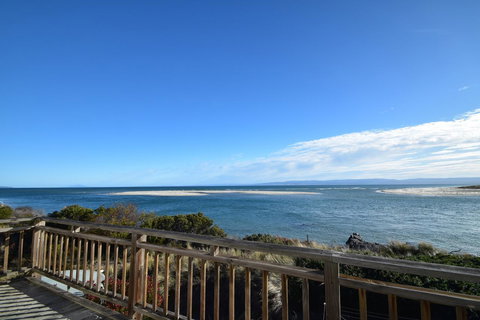 The Strand ~ On The Edge Of The Beach - Tourism TAS 17