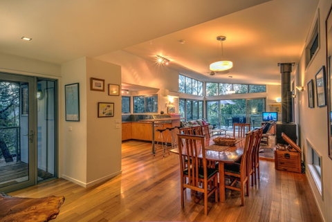Freycinet Eco Luxe ~ Forest ~ Ocean ~ Mountain - Tourism TAS 12