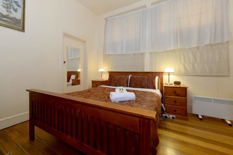 Edinburgh Gallery Bed & Breakfast - Tourism TAS 11