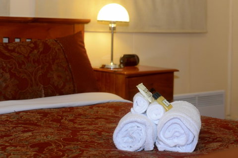 Edinburgh Gallery Bed & Breakfast - Tourism TAS 18
