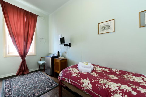 Edinburgh Gallery Bed & Breakfast - Tourism TAS 29