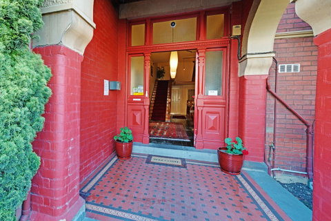 Edinburgh Gallery Bed & Breakfast - Tourism TAS 1