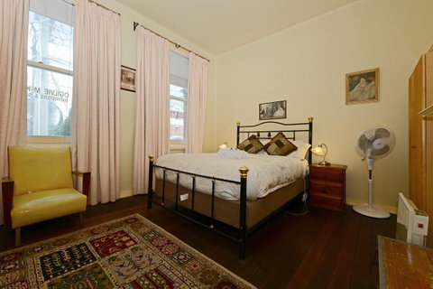 Edinburgh Gallery Bed & Breakfast - Tourism TAS 25