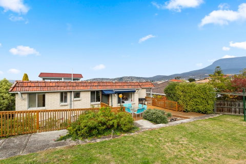 That '70s House - Tourism TAS 31