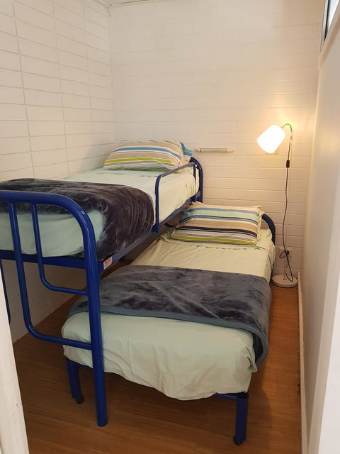 Beach Hut Scamander - Tourism TAS 7
